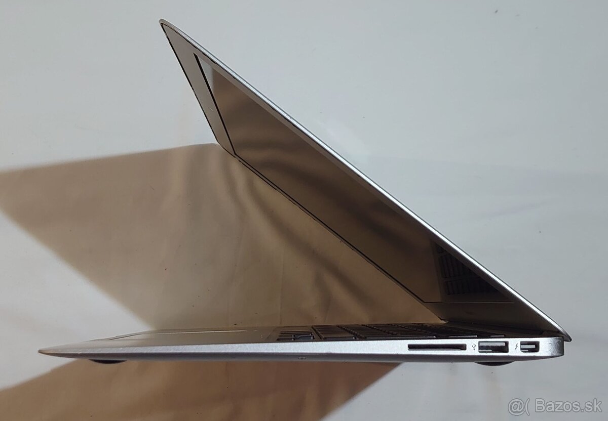 Apple MacBook Air i5, 4GB RAM, 13,3", A1466 - 6