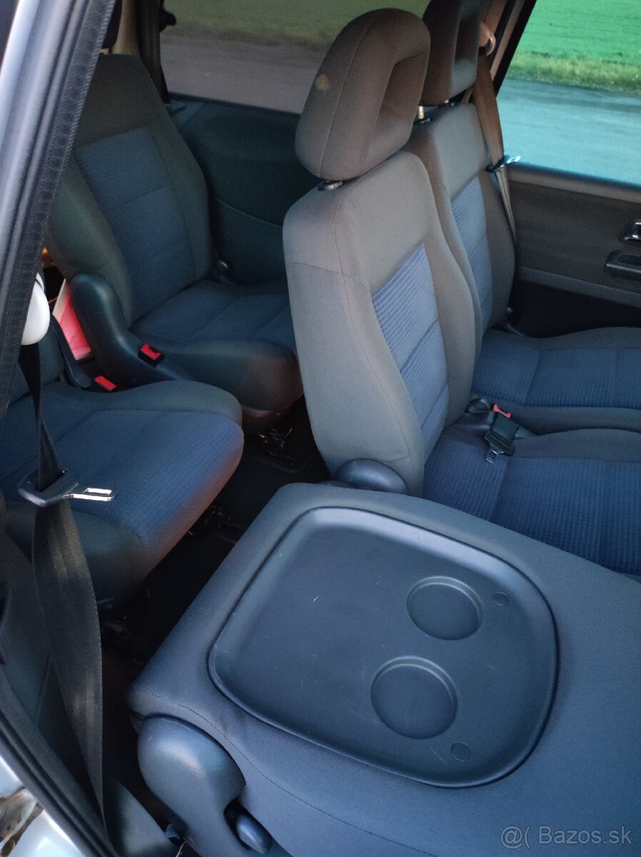 VW Sharan 1.9 TDI 85 kW 7miest - 6