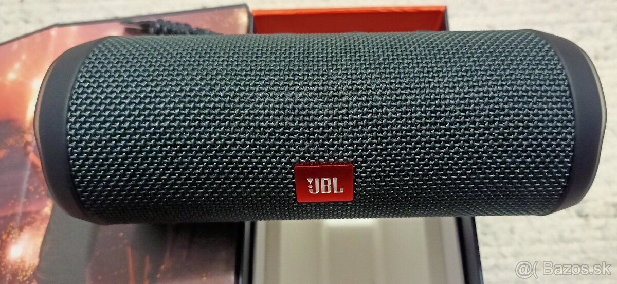 Bluetooth reproduktor JBL Flip Essential 2 - 6