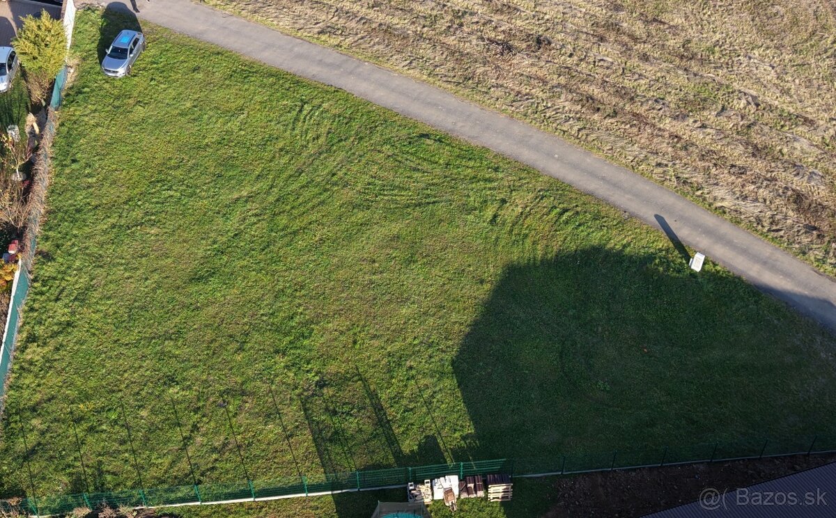 Predám stavebný pozemok - 6