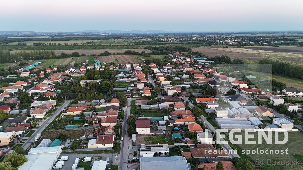 Stavebný pozemok Nesvady, 540 m2 neďaleko centra - 6