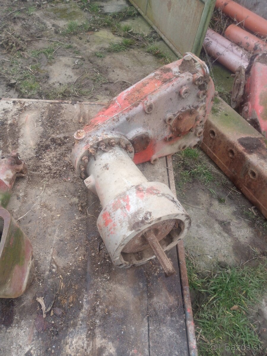 Náhradní díly na Traktor RS09 - 6