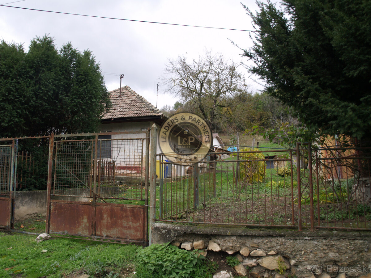 Na predaj stavebný pozemok v obci Kolíňany 1420 m2 - 6