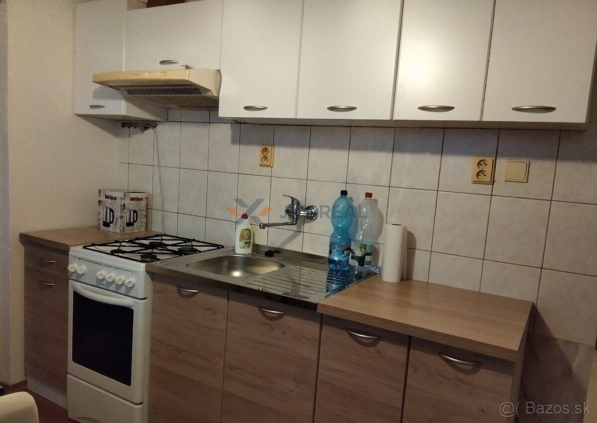 Zrekonštruovaný slnečný 2 izbový byt s balkónom - 6