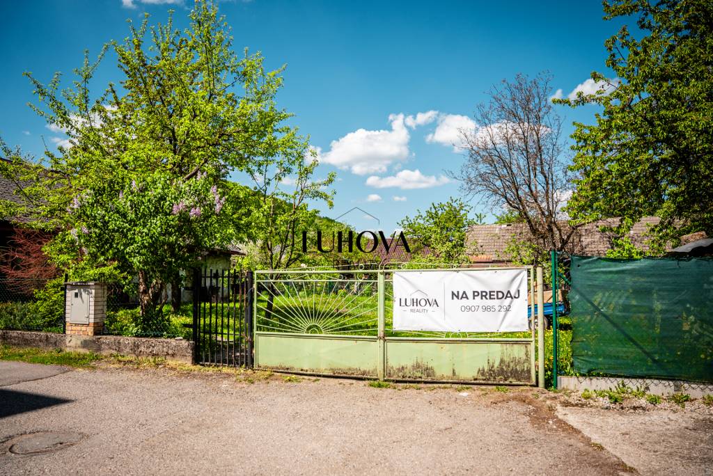 PAPRADNO_Krásny, slnečný pozemok v centre obce - 6