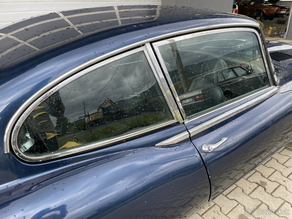 Jaguar E-type coupe 1970 Series II - 6