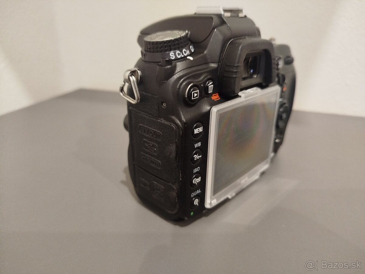 NIKON D7000 - telo - 6