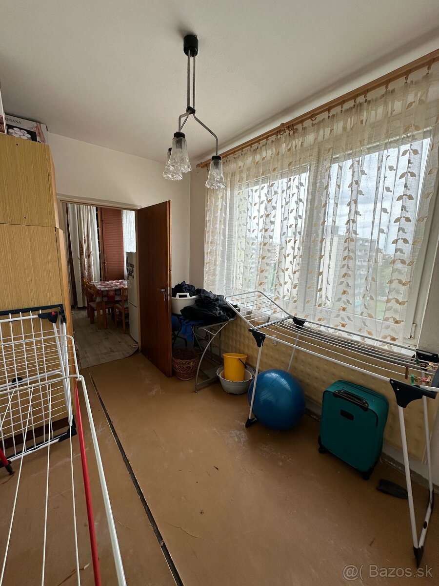 Na predaj 4 izbový byt - 6