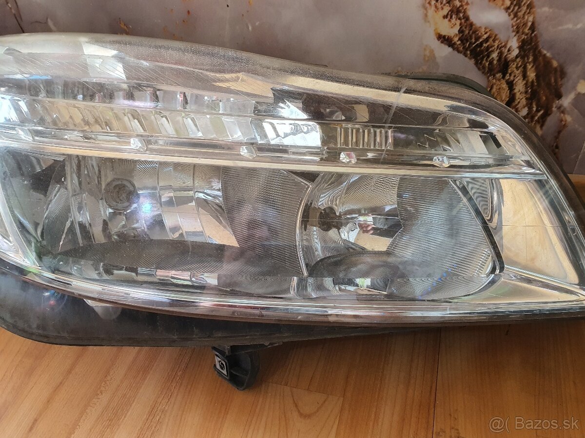 Predné svetlá Opel insignia - 6
