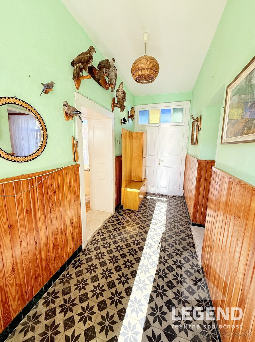 Jedinečná usadlosť 8i+2 vo Vrzavke - 12.642m2, hosp. budovy - 6