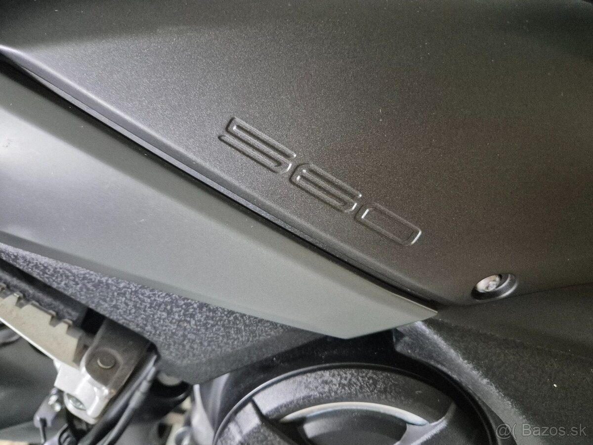 YAMAHA TMAX 560 - 6