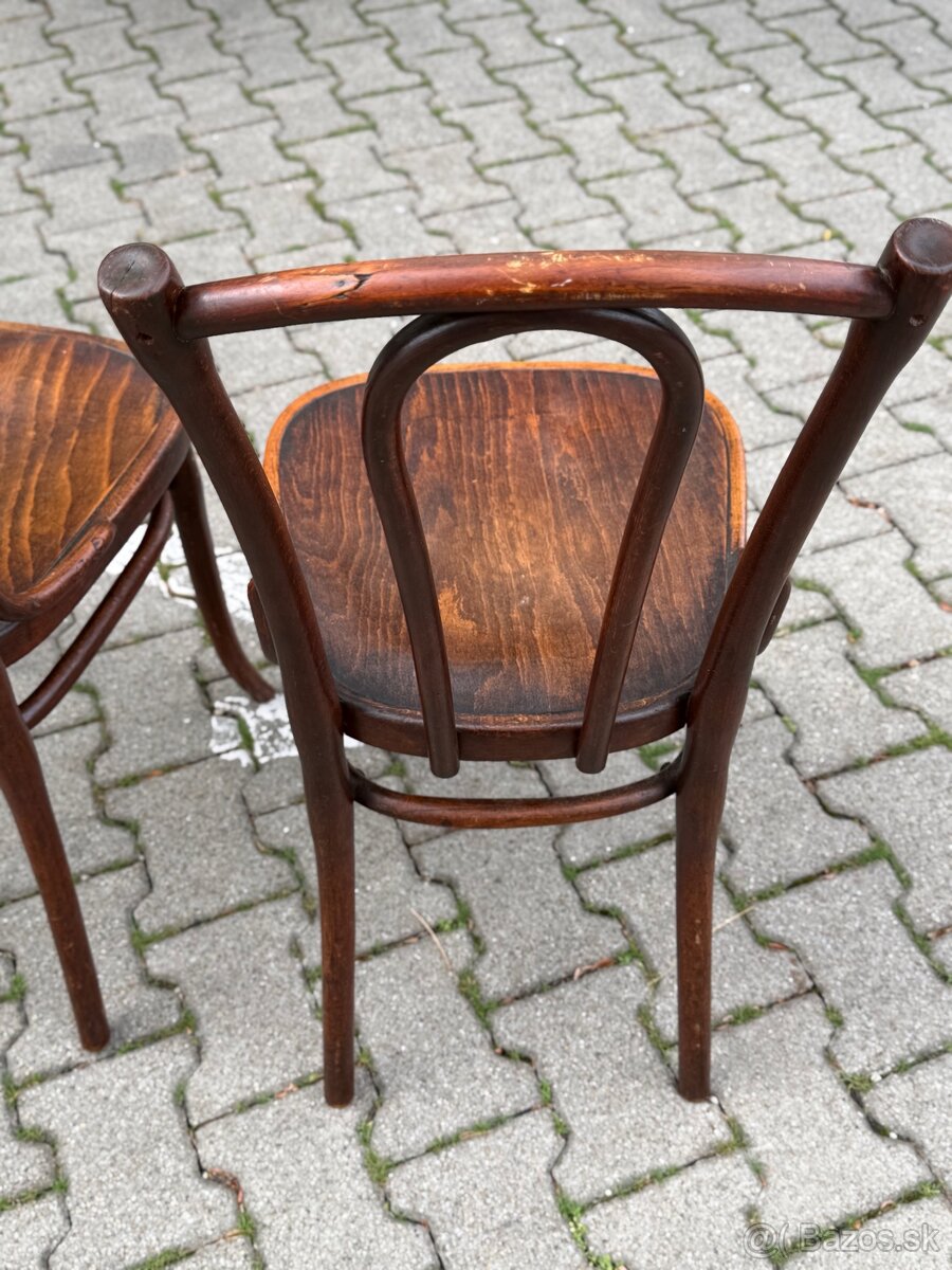 Nadherne dreve stolicky Thonet aj so znacenim - 6