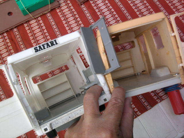 Staré Retro HRAČKY s káblovým ovládaním na baterie - 6