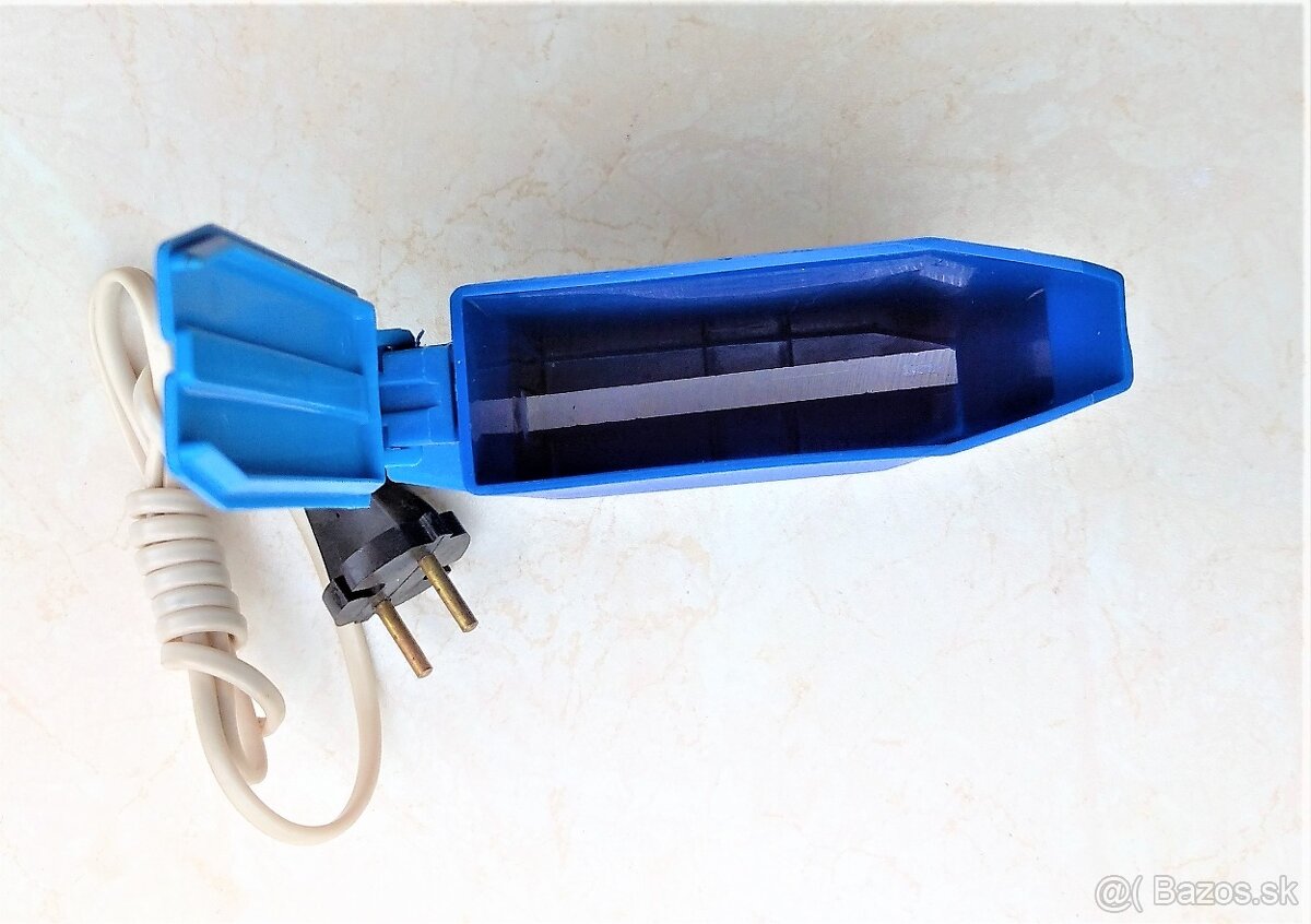 Kovová tácka, tanieriky a suveníry, figúrka, ohrievač, - 6