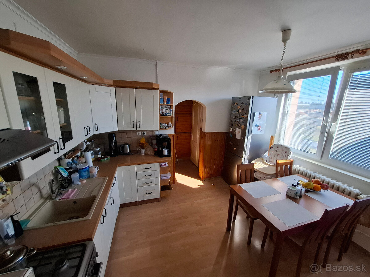 Na predaj prerobený (3i) 3 izbový byt Senica blízko centra. - 6