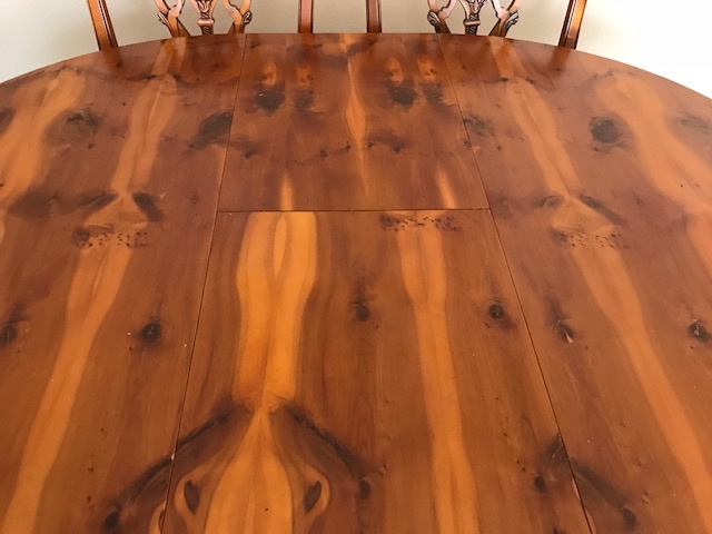 Jedálenský nábytok 2 kusy + stôl + 6 stoličiek - 6