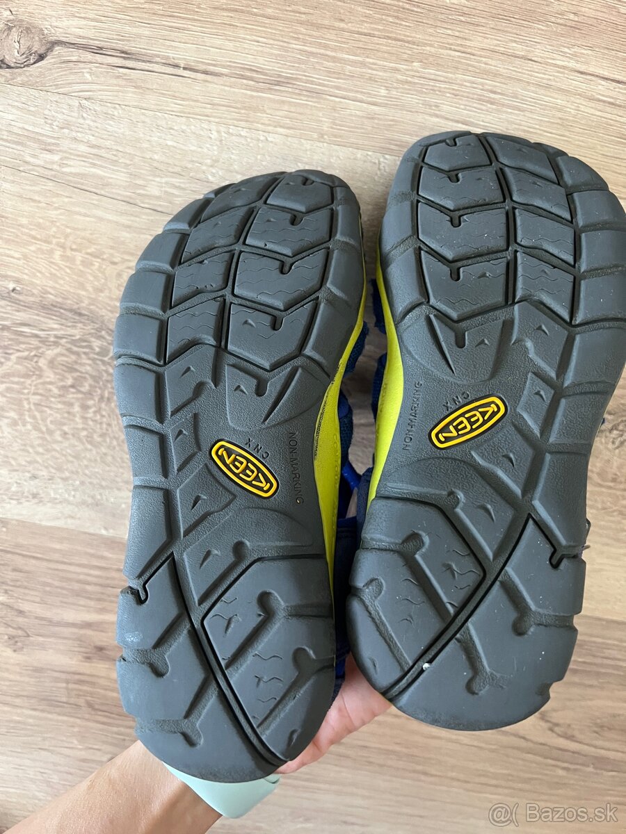 Krém tenisky a keen sandále - 6