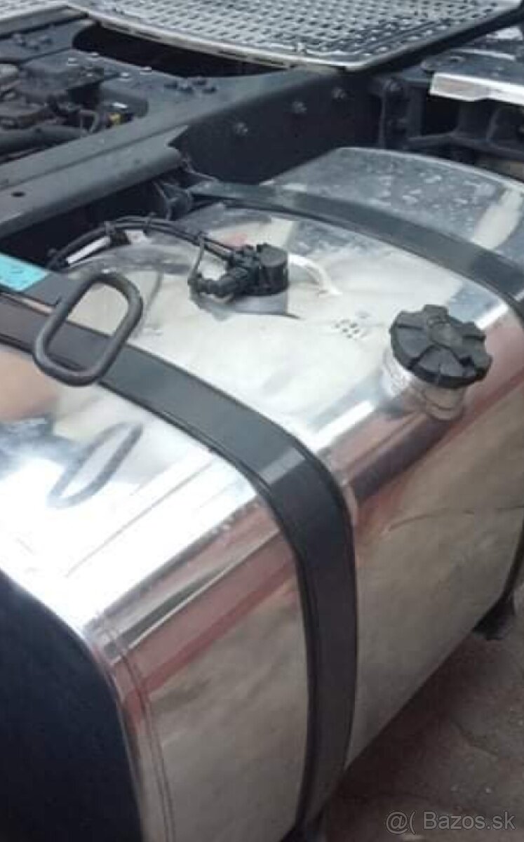 tuhé tvrdé leštiace pasty na kovy - 6