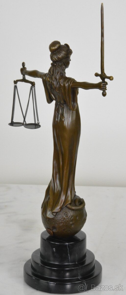 Bronzová soška - Justicia na mramoru - 6