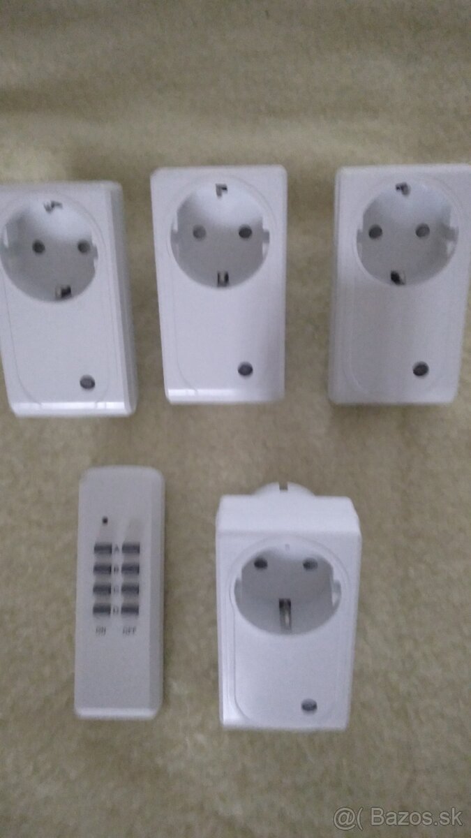 Predám zúbkované nožnice,kravaty,látky zo socializmu - 6