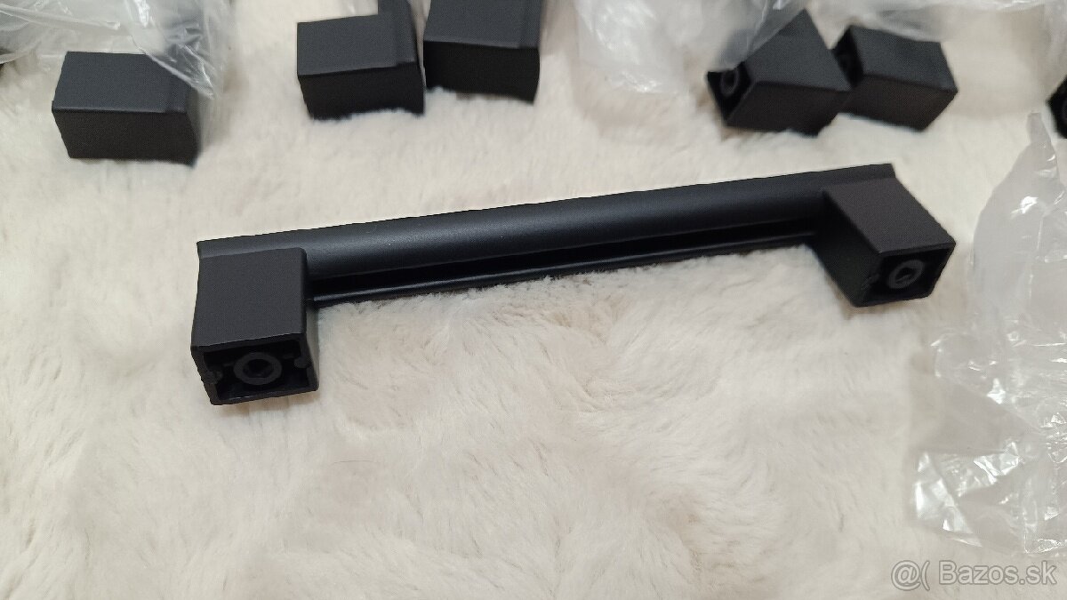 Čierne uchytky / madlá na skrinky / nábytok 10 kusov nové - 6