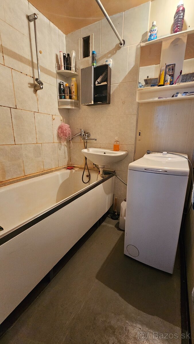 Ponúkam Vám na predaj 3 izbový byt v centre mesta Levice. - 6