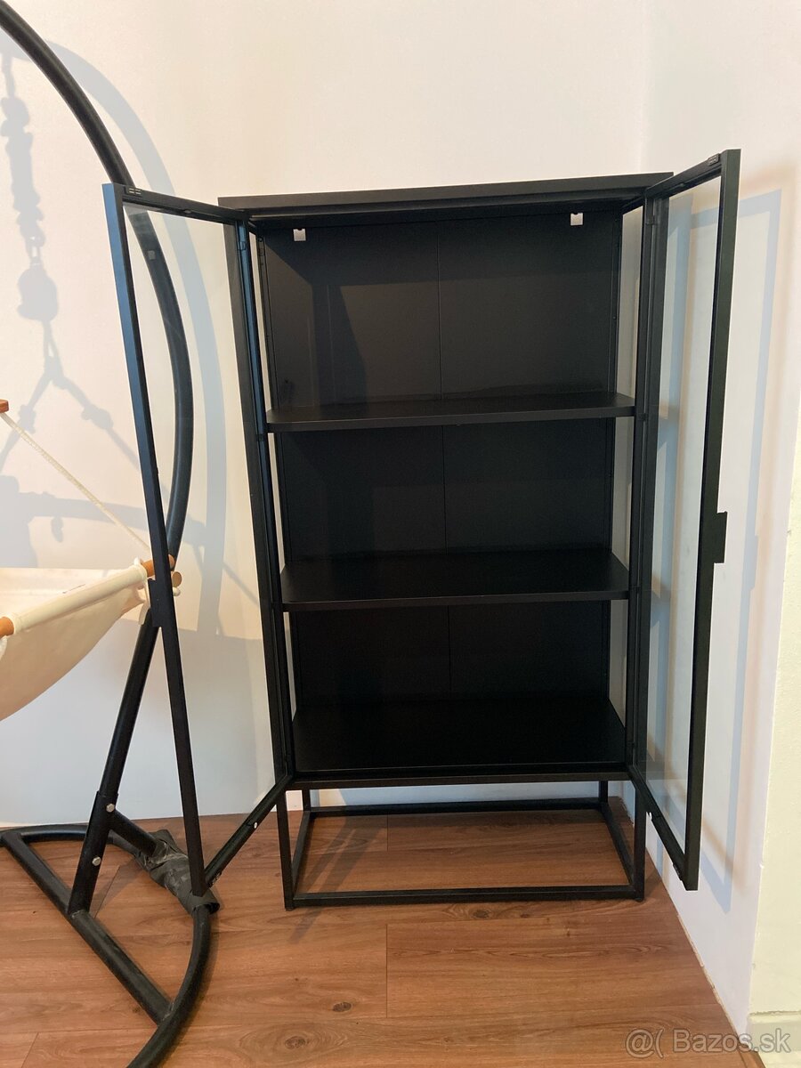 vitrína čierna - 6