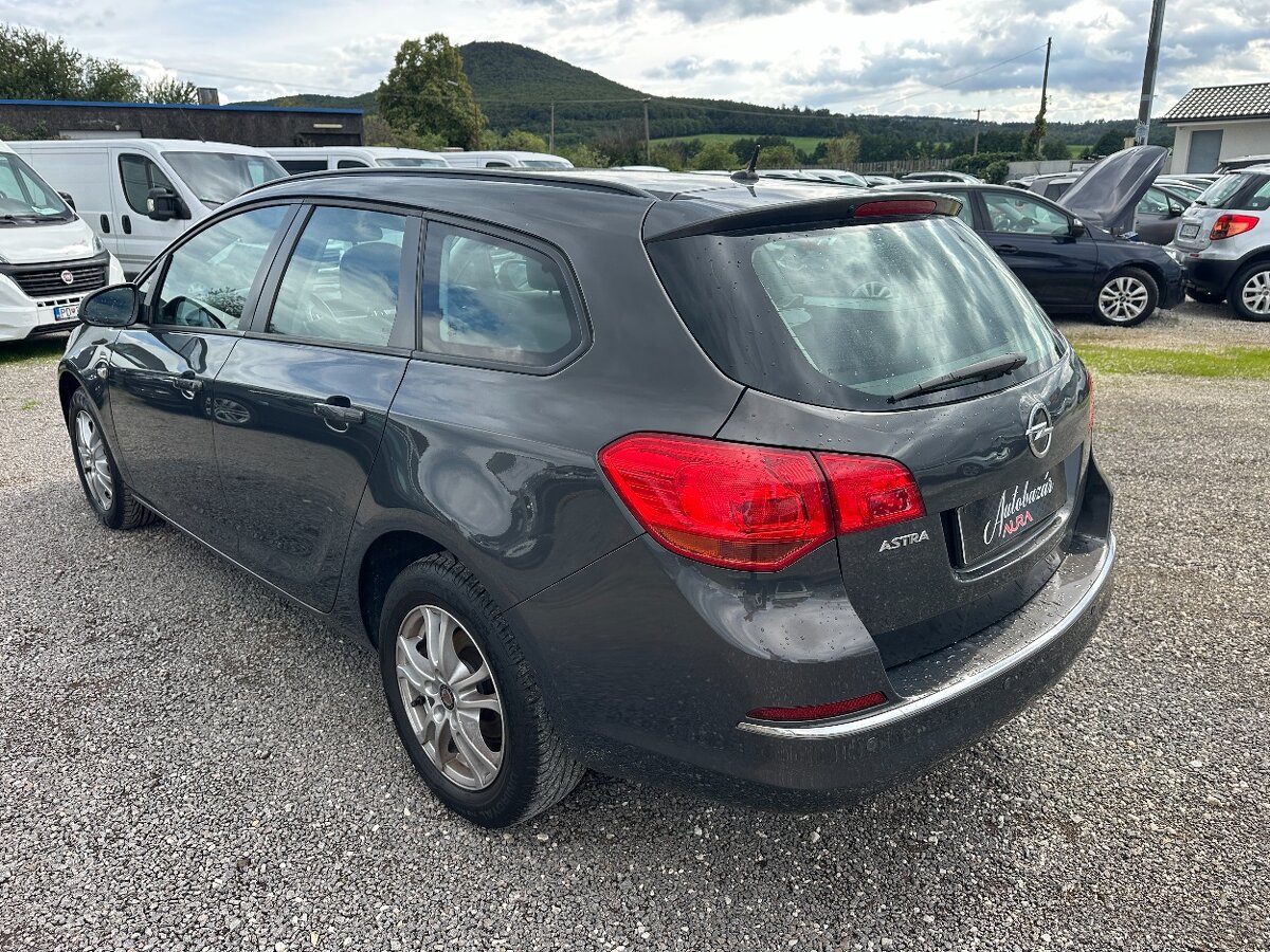 Opel Astra Sport Tourer - 6