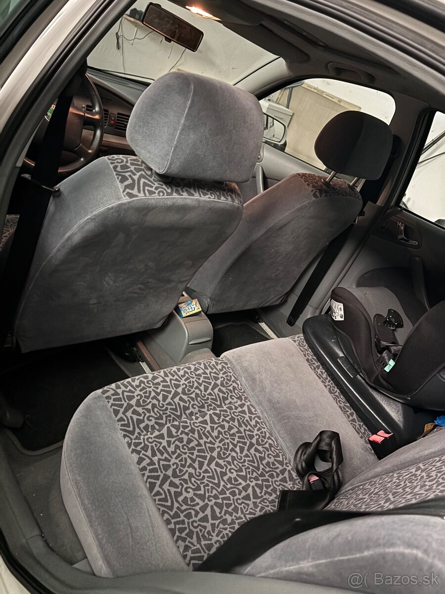 Škoda Octavia 1.6 benzín, automat - 6