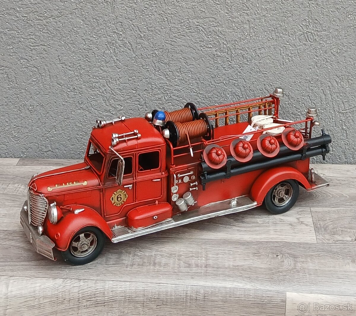 Retro model – veľké hasičské auto. - 6