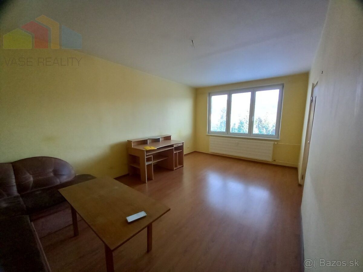 REZERVOVANÉ Predáme veľký 3,5 izbový byt - Dubnica nad V - 6
