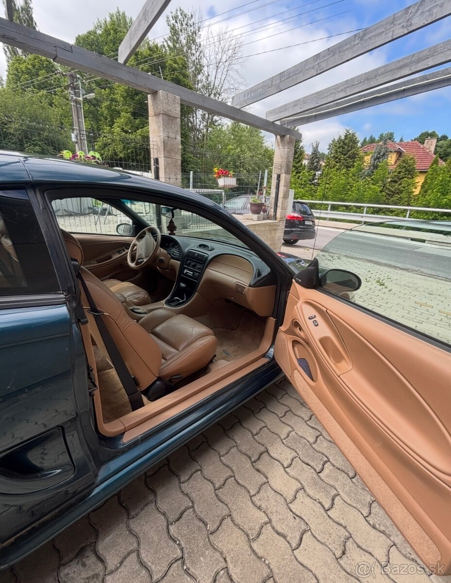 Ford Mustang GT 4.6 V8 - 6