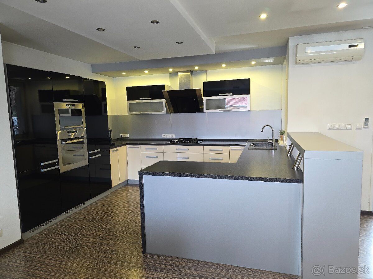 kuchynska linka so spotrebicmi - 6