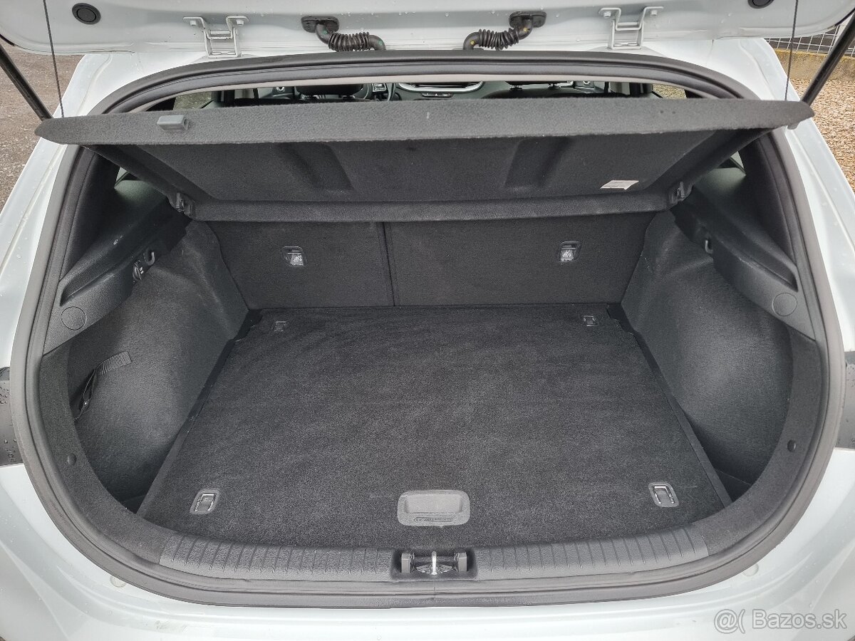 Kia Ceed 1.5 T-GDi Gold za 16.990,- € - 6