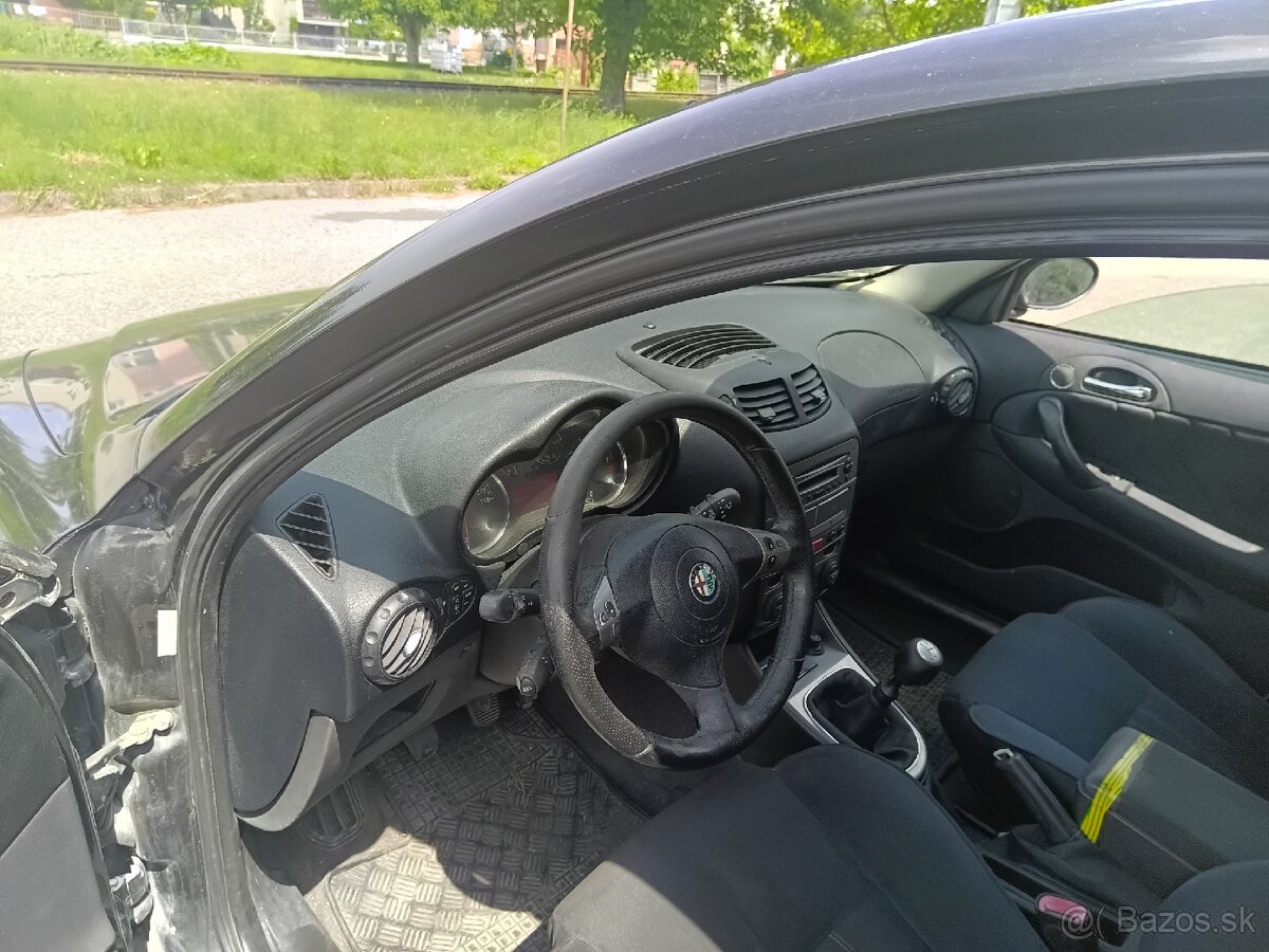 Alfa Romeo 147 1.9JTD - 6