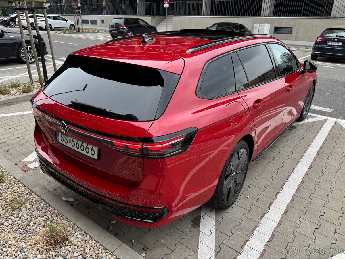 VW Passat R-Line Black Style 2025 - 6