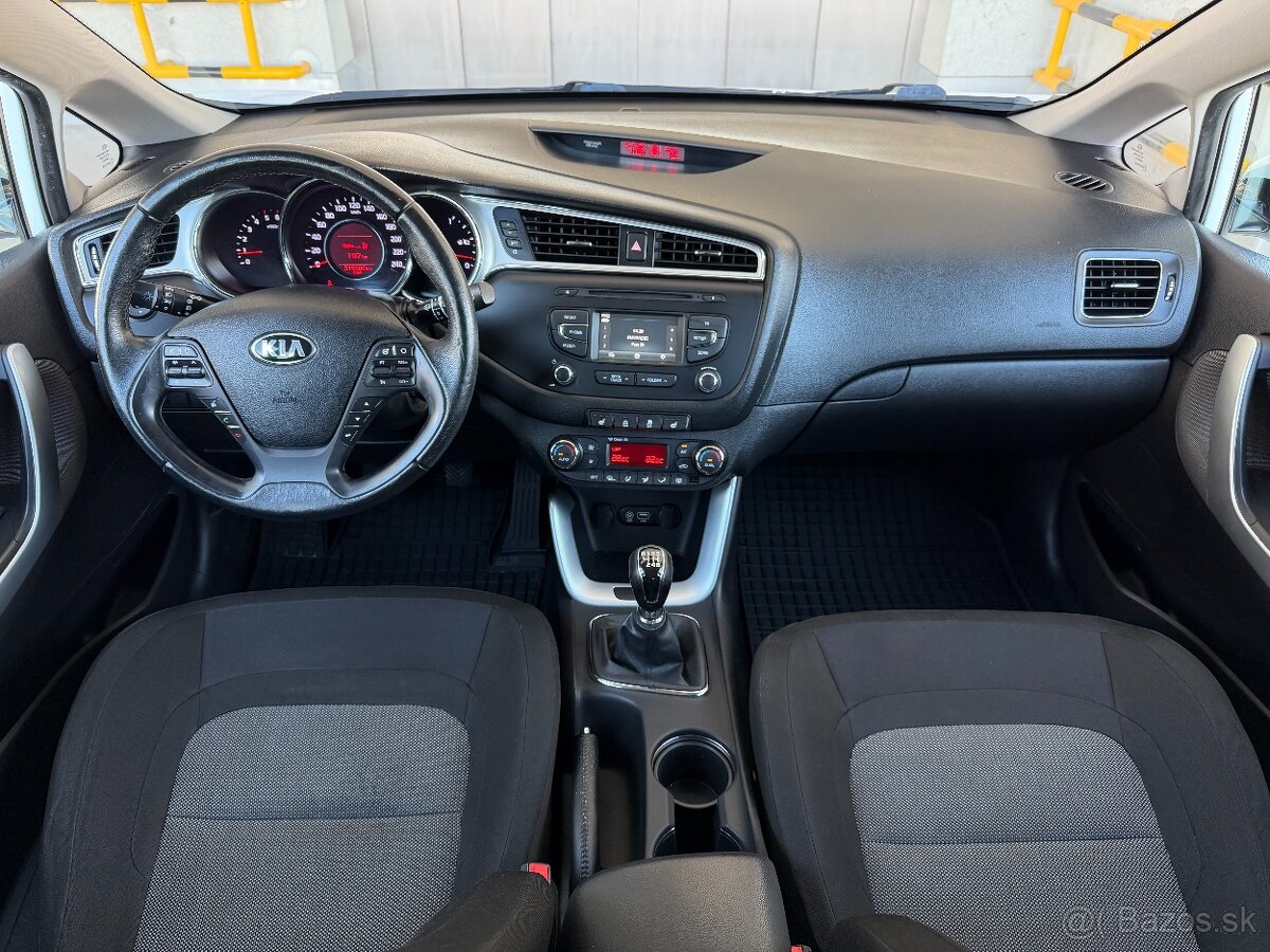 Kia Ceed SW 1.6 CRDi VGT Gold SR auto Facelift - 6