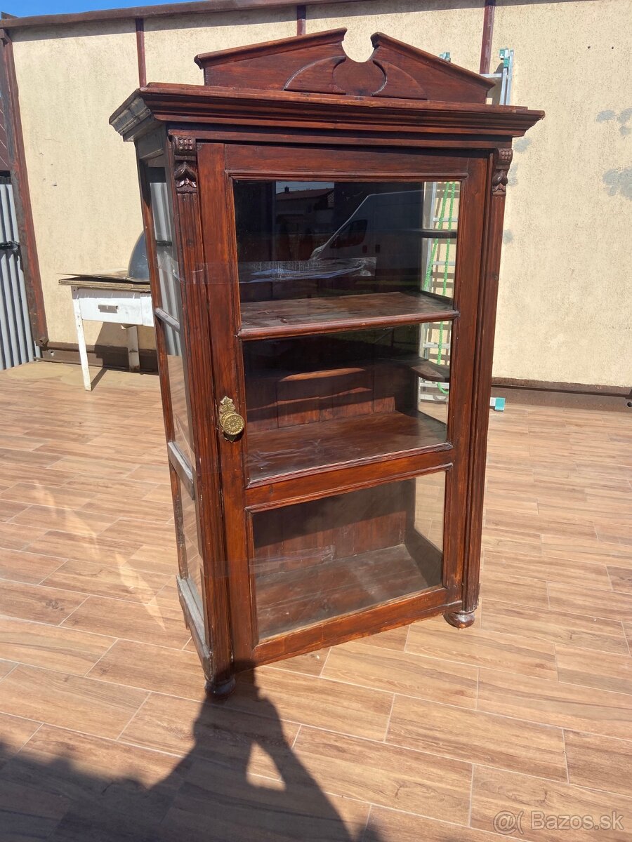Predám starožitnú Vitrínu rok 1880 - 6