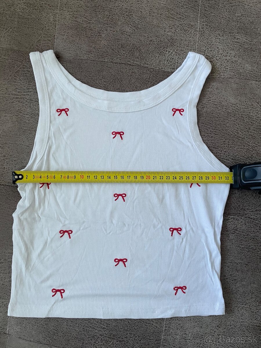 Crop top - biely s mašličkami - 6