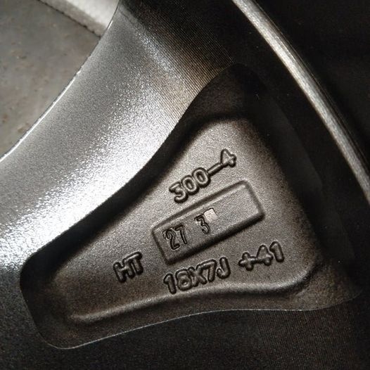 Alu JEEP R 18 originál. - 6