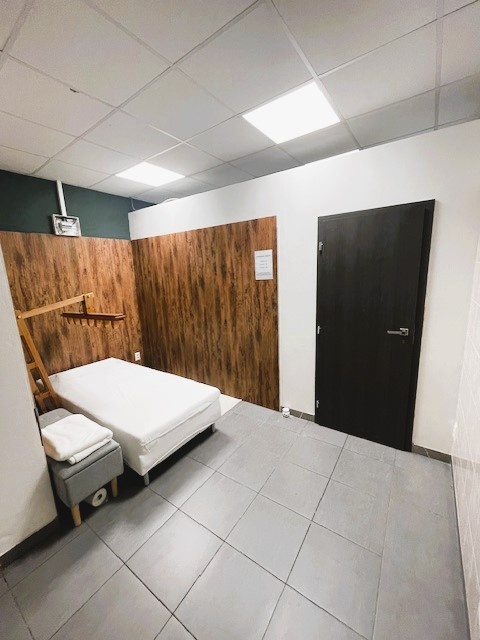 Prenájom / Obchodný priestor v centre Malaciek, 50 m2. - 6