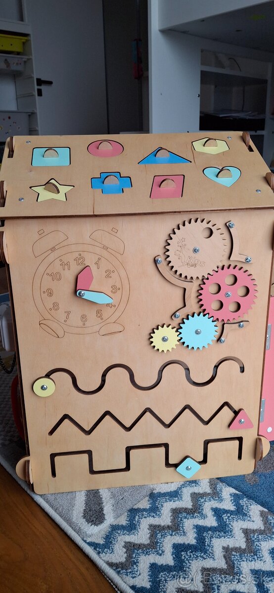 Montessori domček, aktivity board - 6