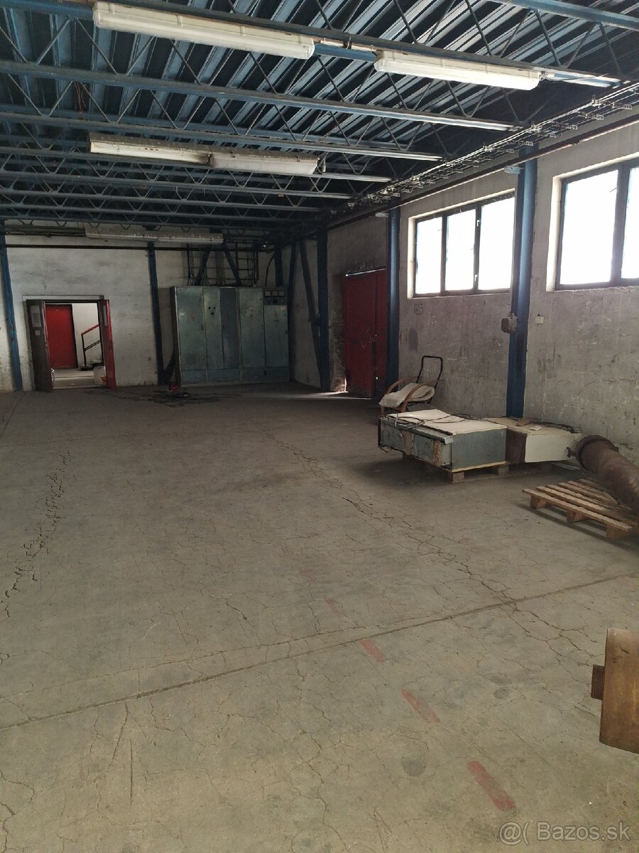 Prenajom skladových priestorov o celkovej rozlohe 960 m2 - 6