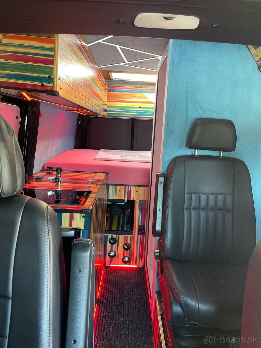 Mercedes-Benz Sprinter 4X4 - 6