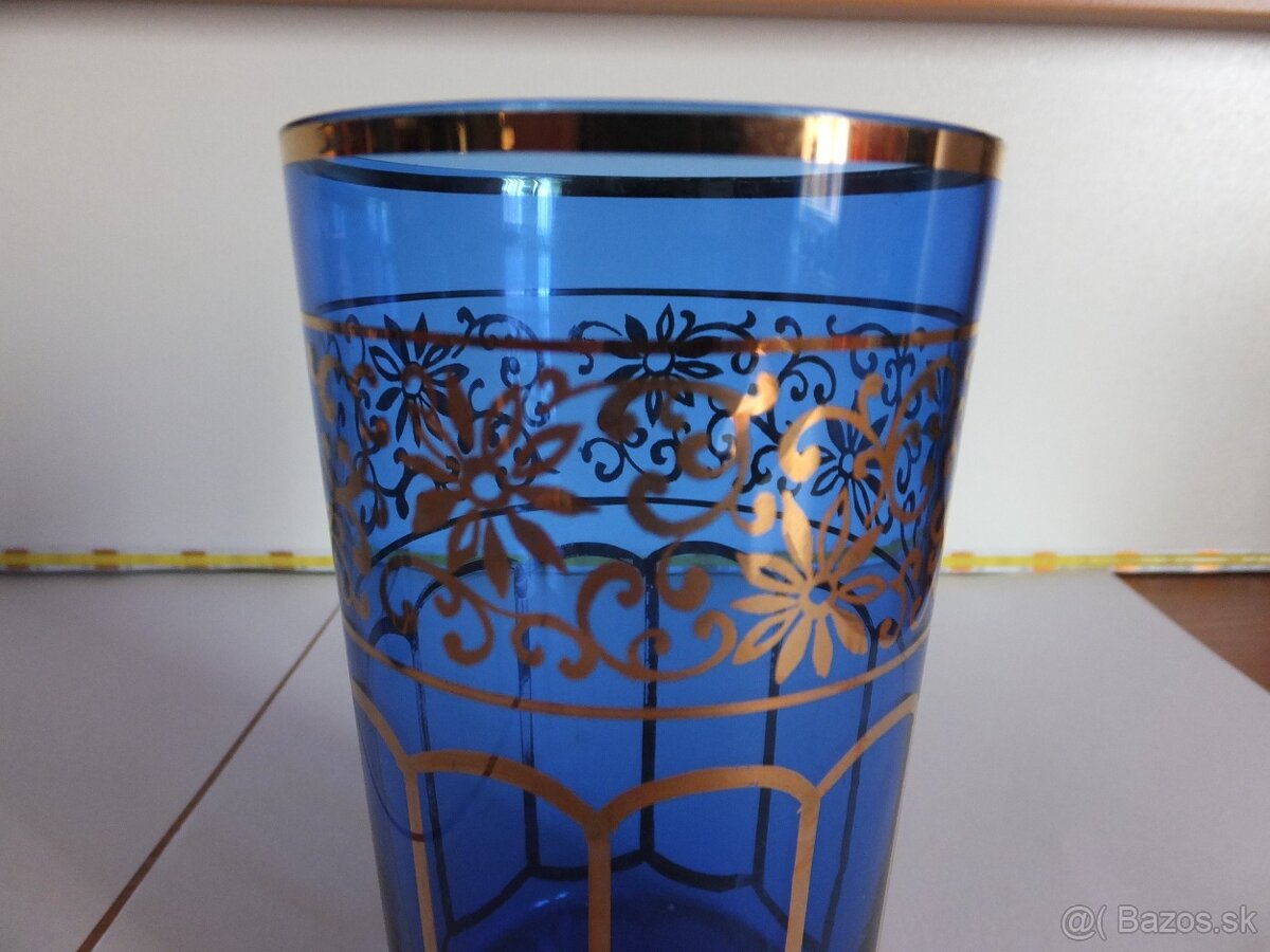 Krásné modré sklenice, bohatě zlacené. obsah 220 ml. - 6