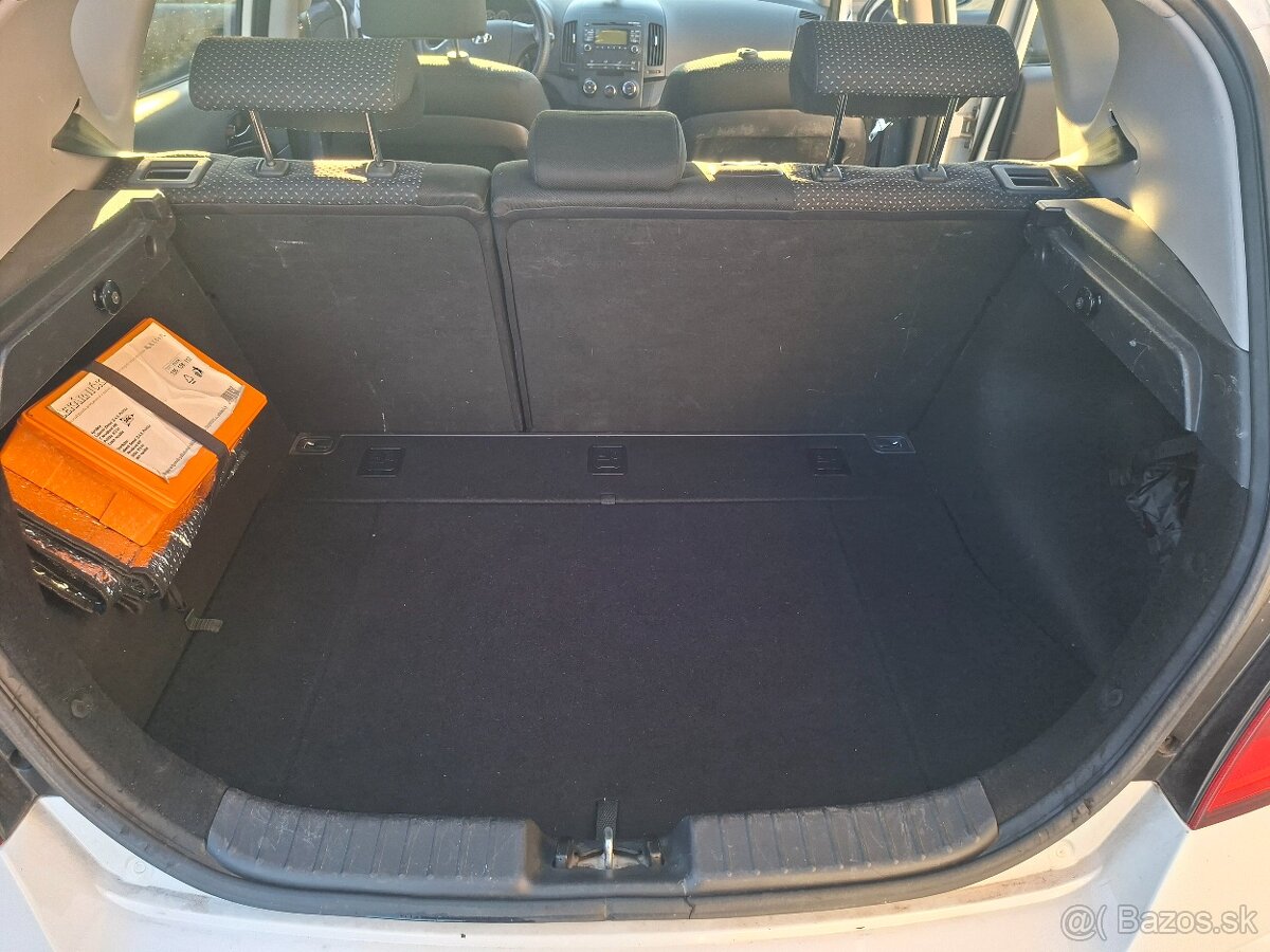 Hyundai i30 1.6 CRDi (2011) - 6