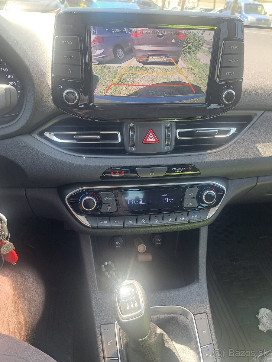 Hyundai i30, 1,5 DPi, Family - 6