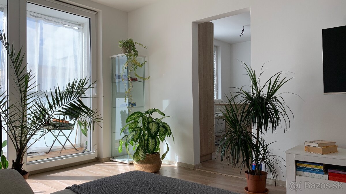 Neprechodna izba | sidl. Terasa - 6