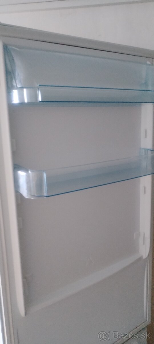Predám chladničku s mrazničkou dolu - 6