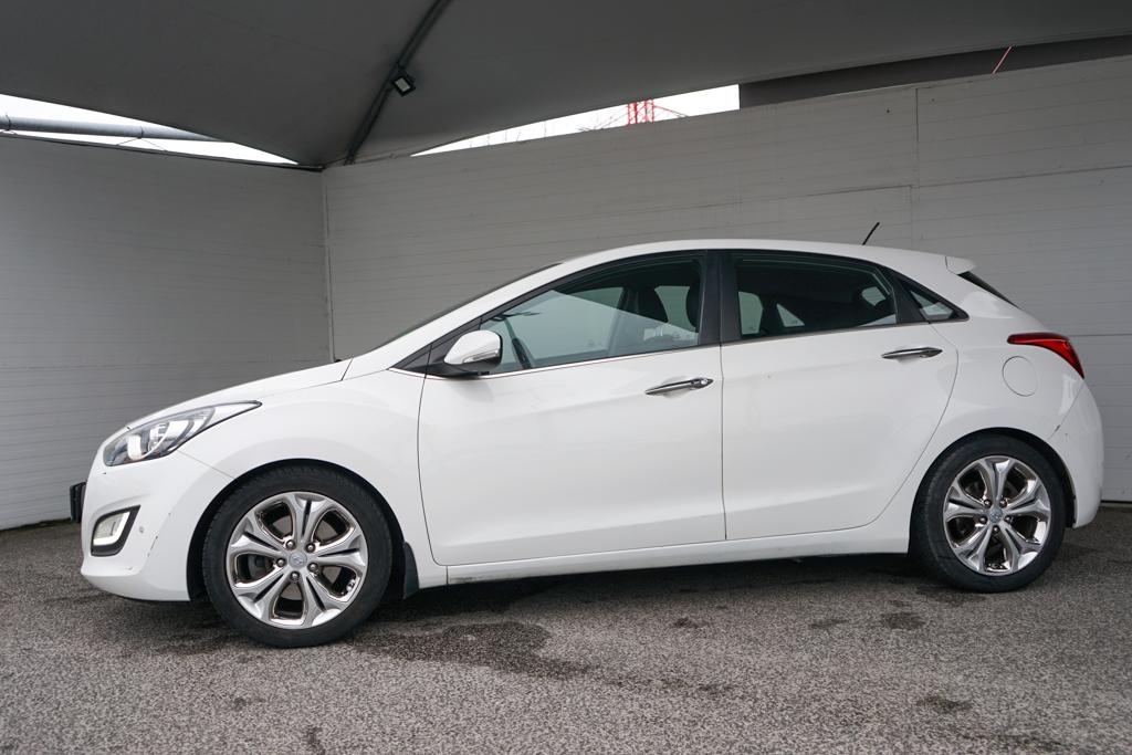 11- Hyundai, i30, 2014, benzín, 1.6i, 99kw - 6